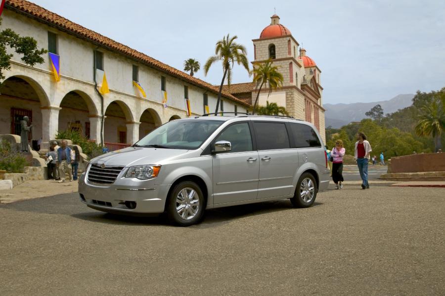  Chrysler Town & Country 2008 года  (фото 44 из 69)